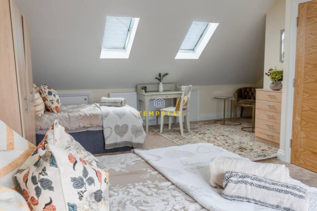 5 Bed/4 Bath At Wembley Stadium & Free Parking Londra Esterno foto